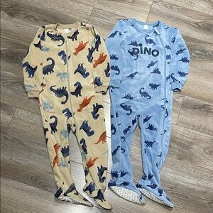 Pekkle size 4T fleece dino sleepers- new without tags